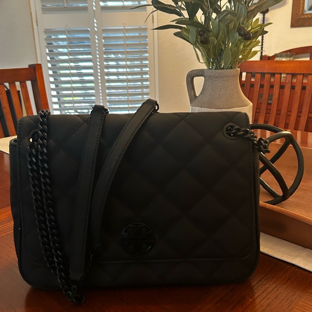 Black Quilted Chain Shoulder Bag